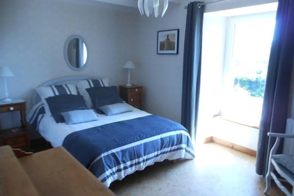 Holiday home Ty Kreiz Villa Saint-Segal