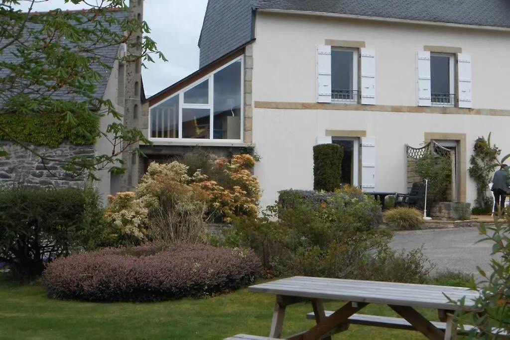 Holiday home Ty Kreiz Villa Saint-Segal